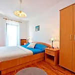 Novigrad 6951c * Novigrad Istria