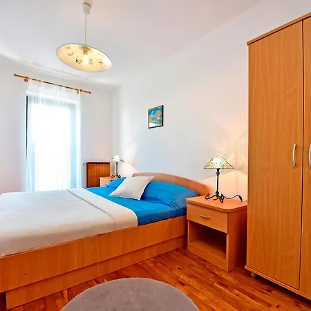 Novigrad 6951c * Novigrad Istria